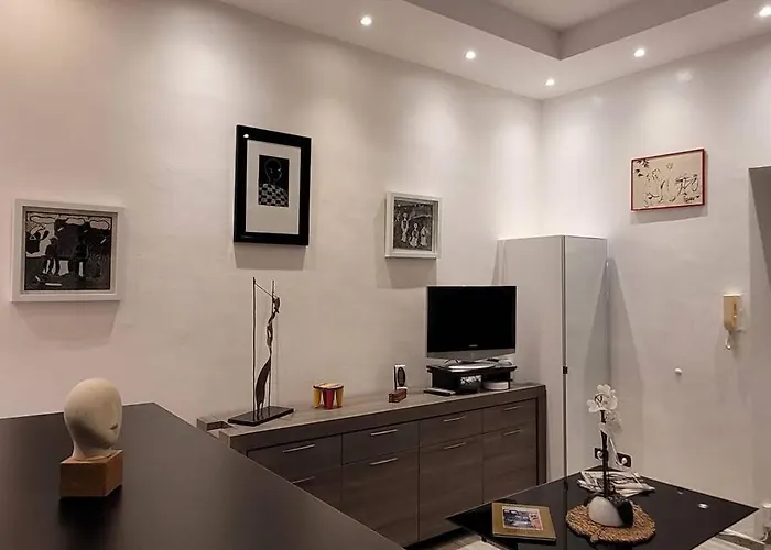 Gustave, Confort Avec Balcon Centre Apartment