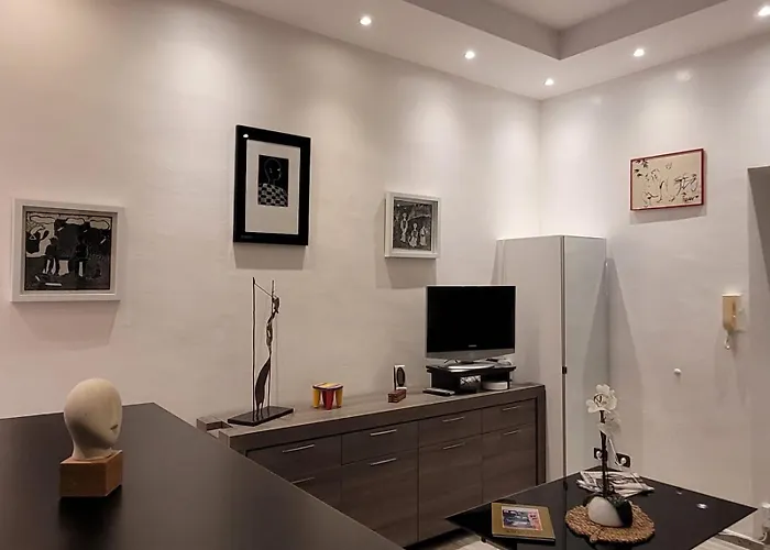 Gustave, Confort Avec Balcon Centre *